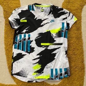 Men’s Nike Challenge Court Tennis shirt